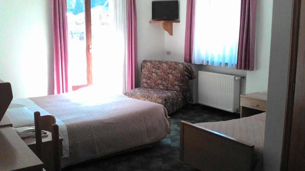 Albergo Chiara Alleghe Habitación foto
