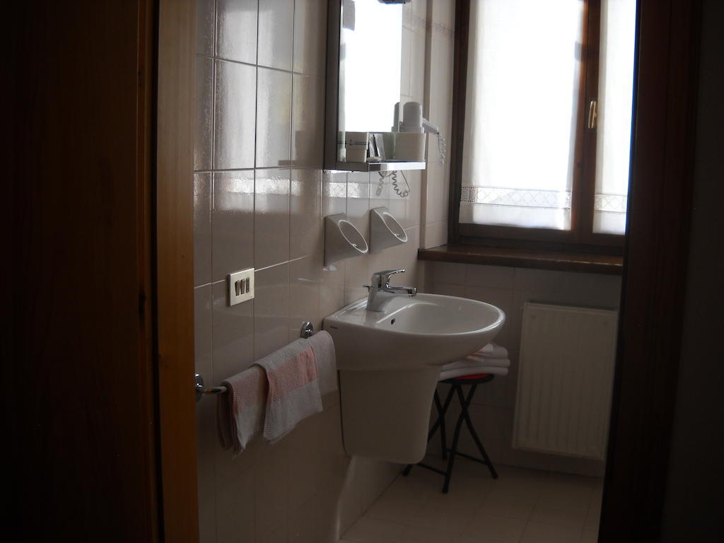 Albergo Chiara Alleghe Habitación foto