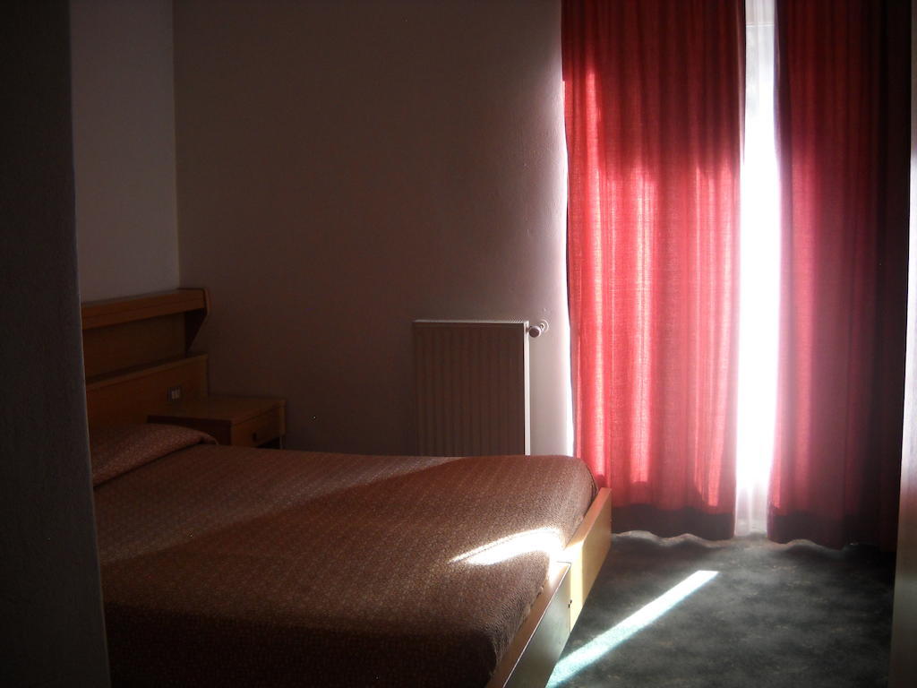 Albergo Chiara Alleghe Habitación foto